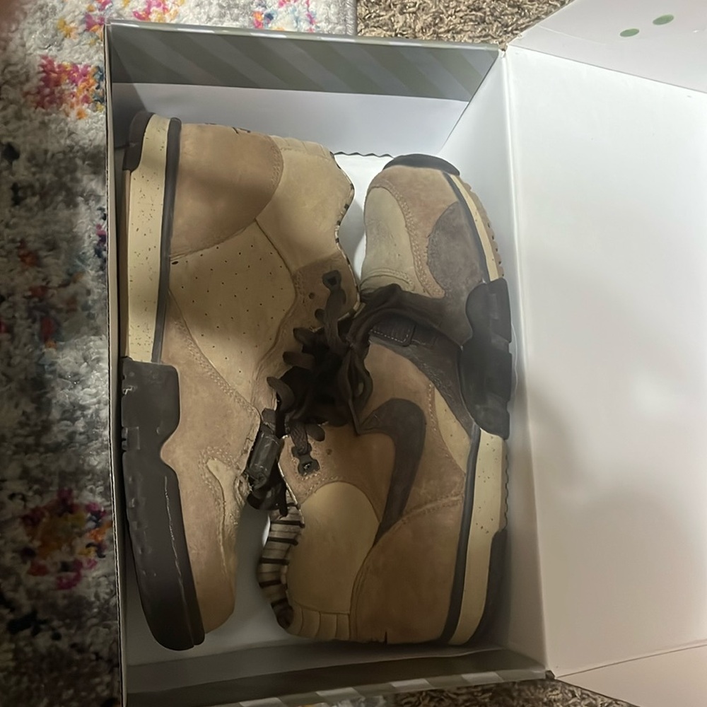 Nike air trainer 1